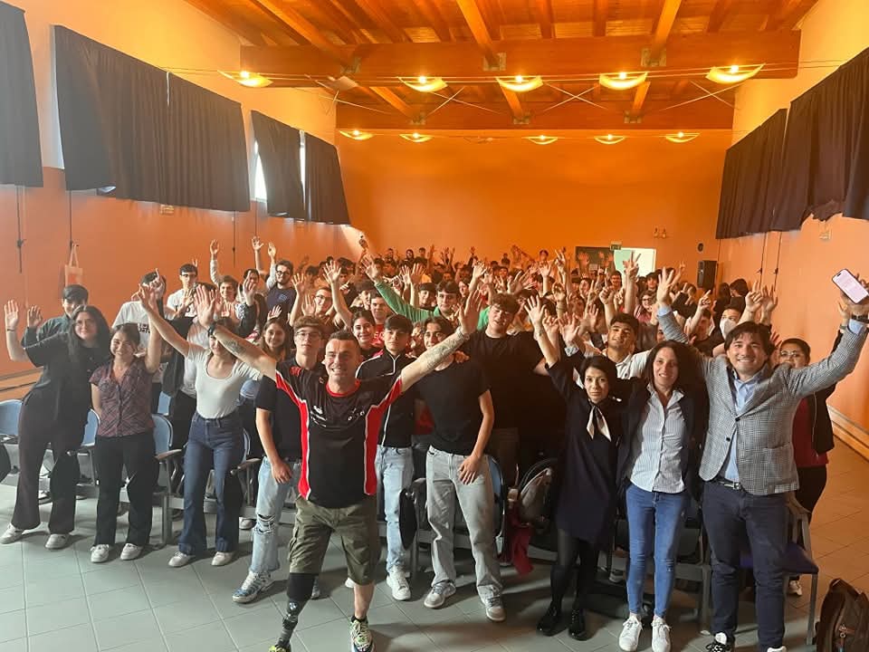 “Non buttate via la vita in un secondo”